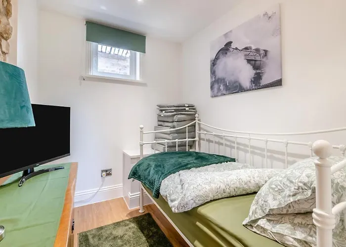 3 Bed In Oc-c34363 * Pickering